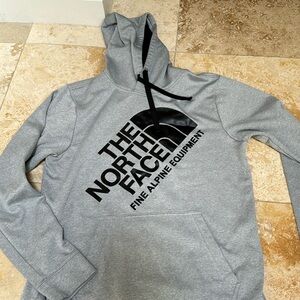 Men’s medium the north face hoodie.